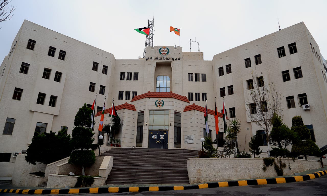 الدفاع المدني يدعو الأردنيين الى الإقلال من الحركة على الطرق