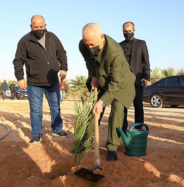 العيسوي يتفقد مشاريع زراعية في الكرك والبلقاء والمفرق