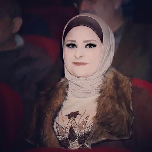 غادة عقل تكتب : العناق بالعيون