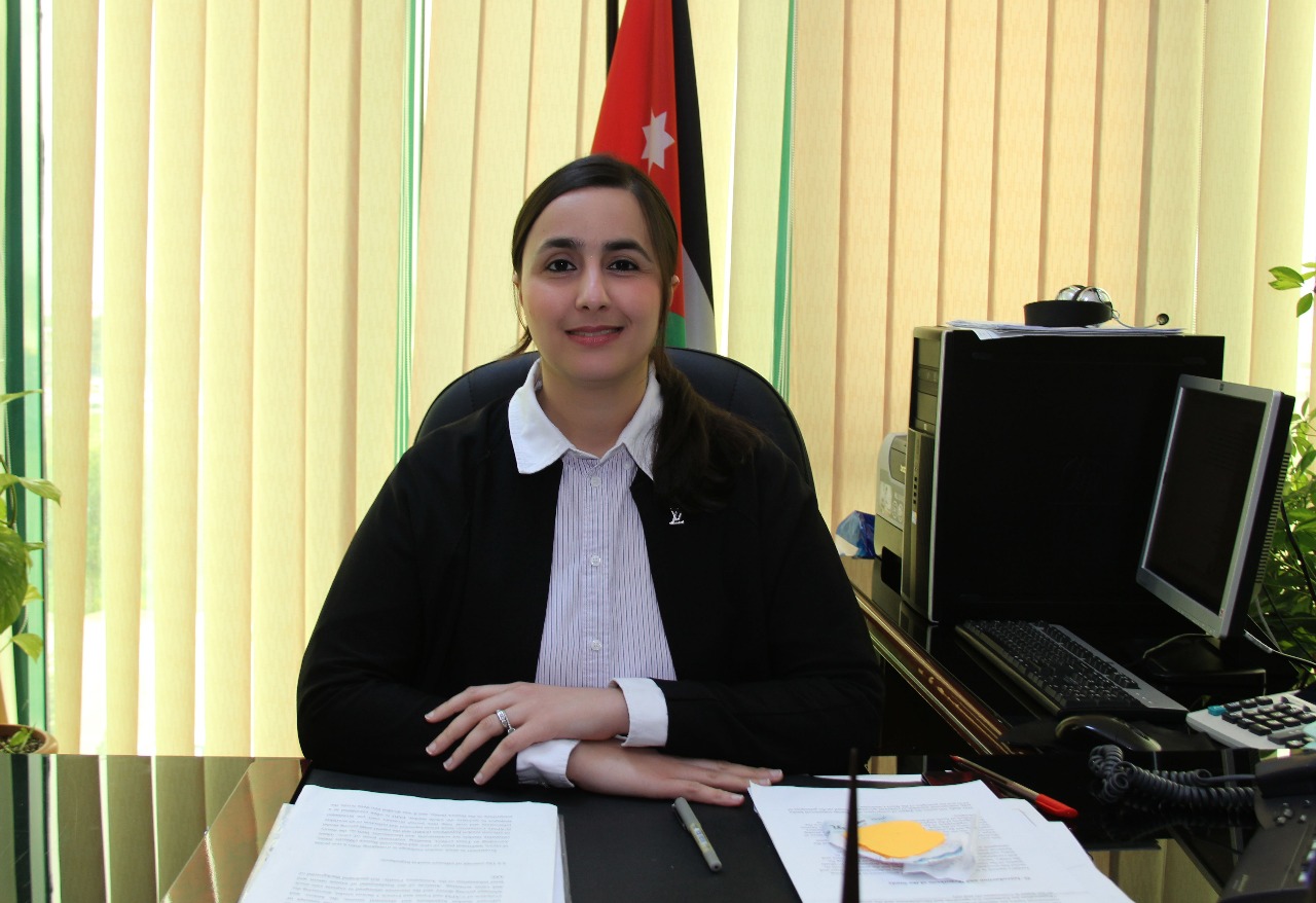 دراسة حول علاقة العمر بين رئيس مجلس الادارة والرئيس التنفيذي في شركات التأمين الأردنية