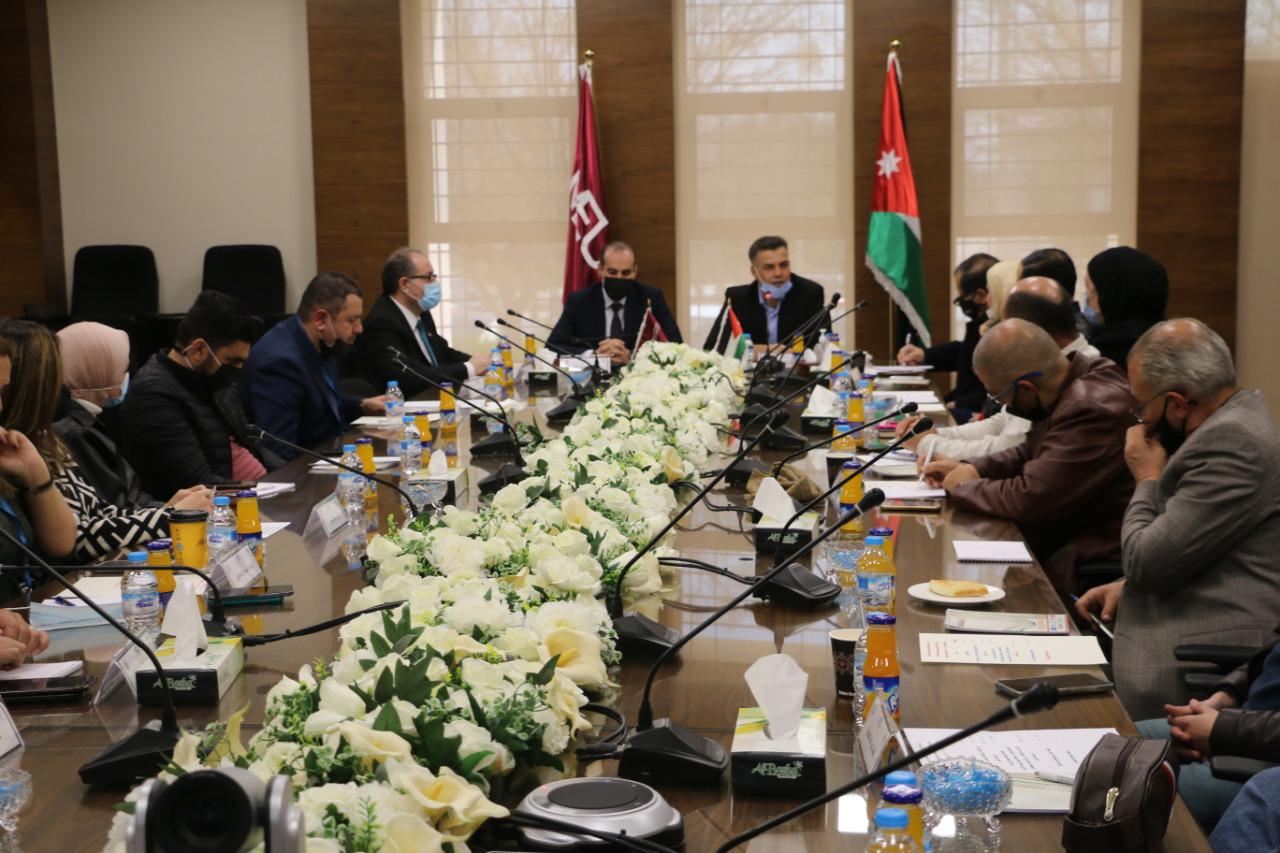 ورشة تبحث خطط واستراتيجيات مكافحة التطرف