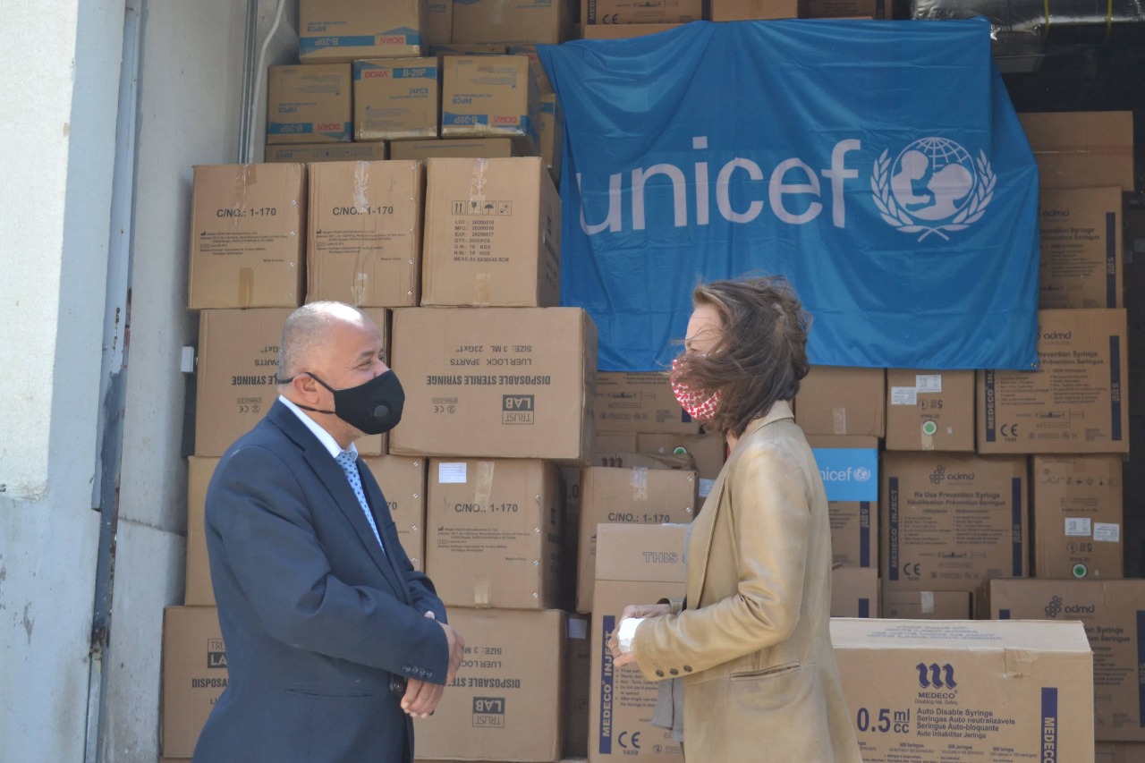 يونيسف تتبرع بحقن طبية"سيرنج" لوزارة الصحة