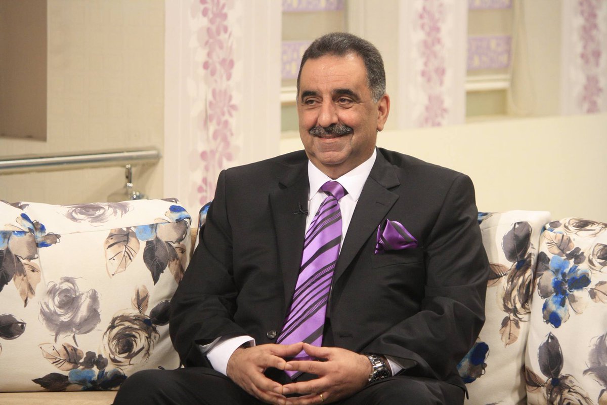 ويسألون: لماذا نحبه؟