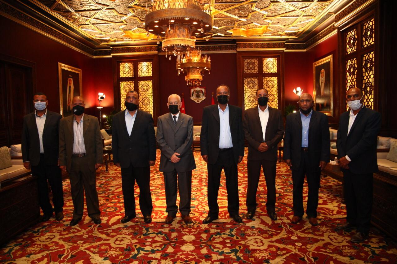 العيسوي يستقبل وفوداً من الجمعيات والوجهاء والمخاتير في الديوان الملكي.. صور