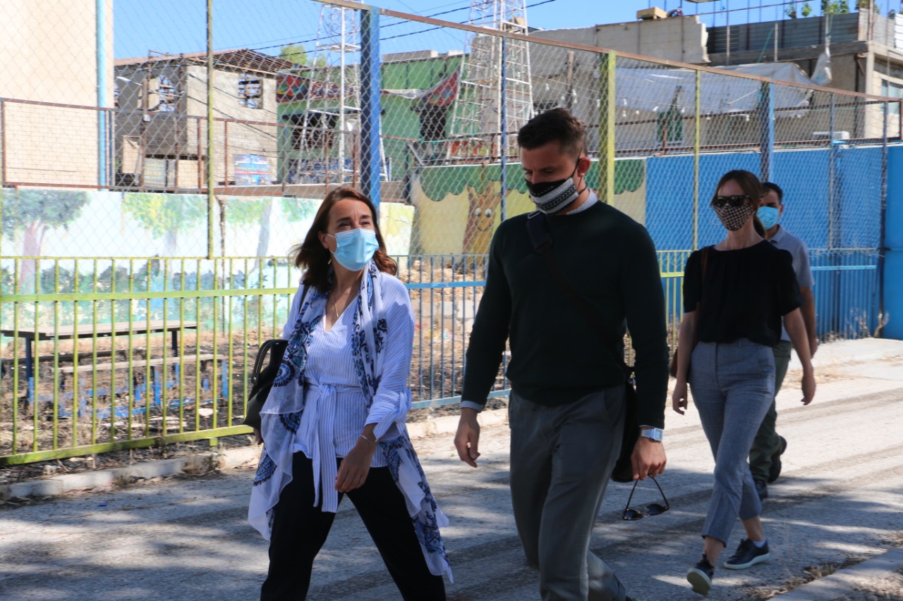 وفد نرويجي يزور مخيم البقعة تعبيراً عن دعمه للاجئي فلسطين والأونروا