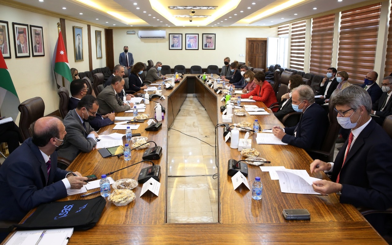 وزير التخطيط والتعاون الدولي يلتقي سفراء “مبادرة فريق أوروبا”