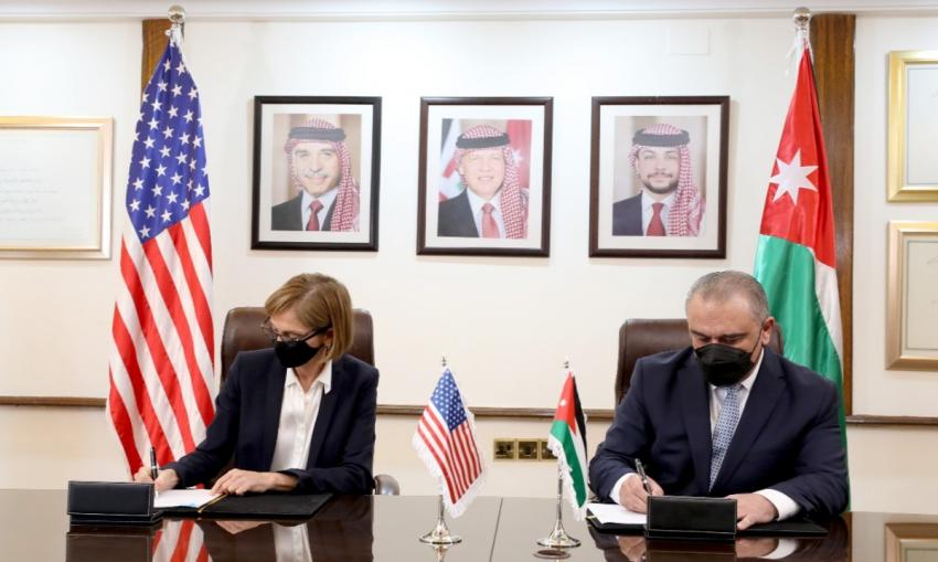 تحويل الدفعة الاولى من المنحة الامريكية للخزينة بقيمة 600 مليون دولار