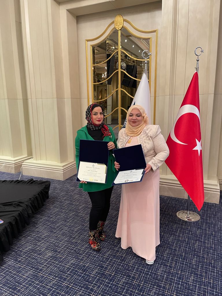 الاستاذة إبتسام الأخرس تشارك بمنتدى القيادة في إسطنبول 