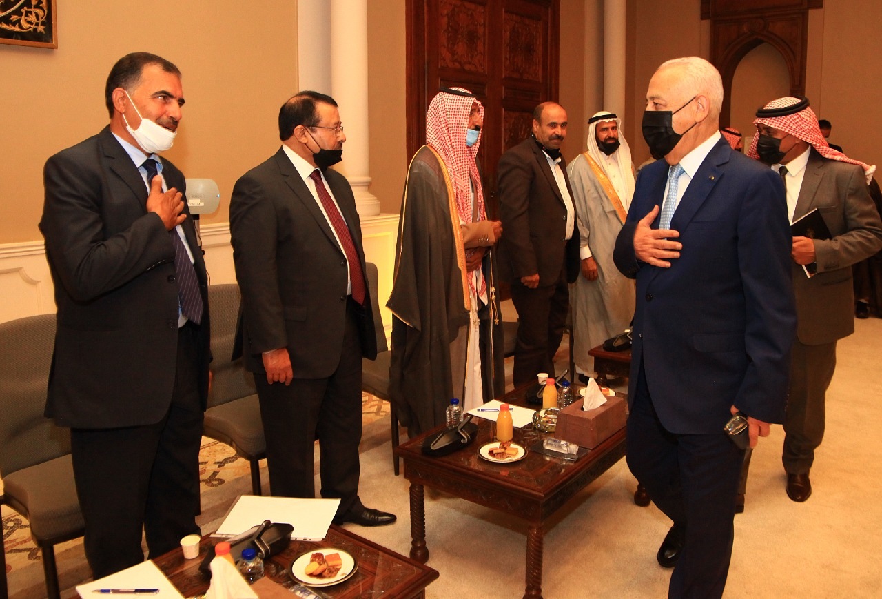 بتوجيهات ملكية..العيسوي يلتقي شيوخ ووجهاء البادية الوسطى