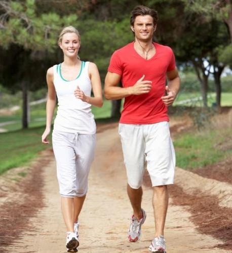 ما العلاقة بين الأكل والرياضة.. مهم لمن يمارس التمارين