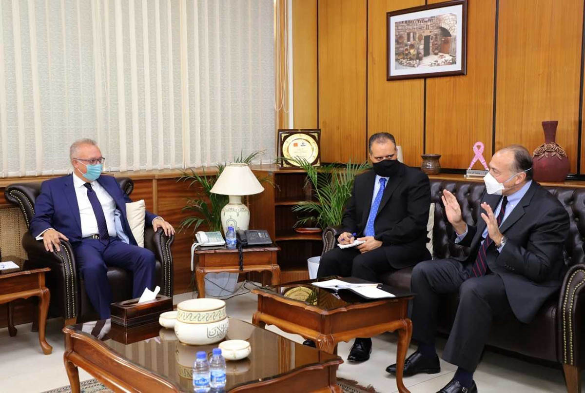 Massad , Wooster discuss higher education relations