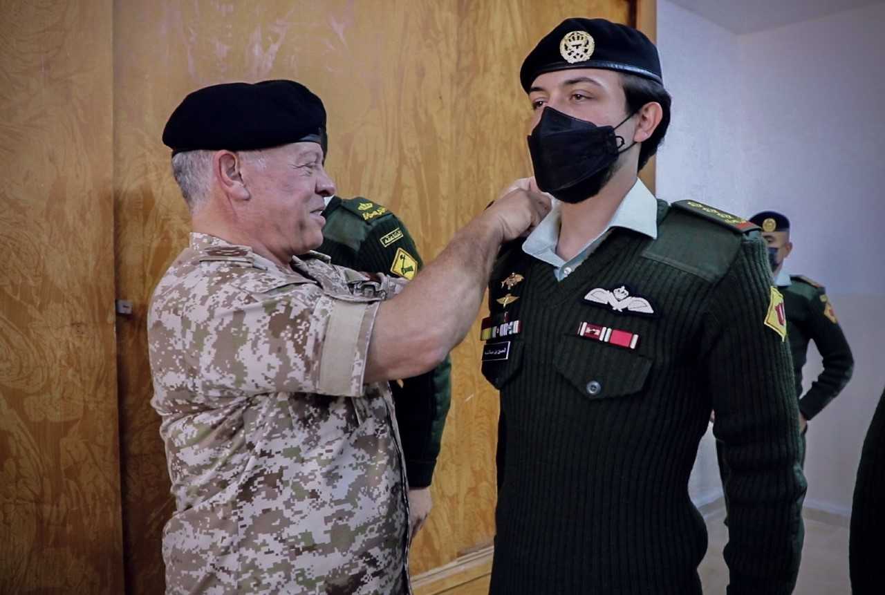 إرادة ملكية بترفيع الأمير الحسين بن عبدالله الثاني ولي العهد إلى رتبة نقيب