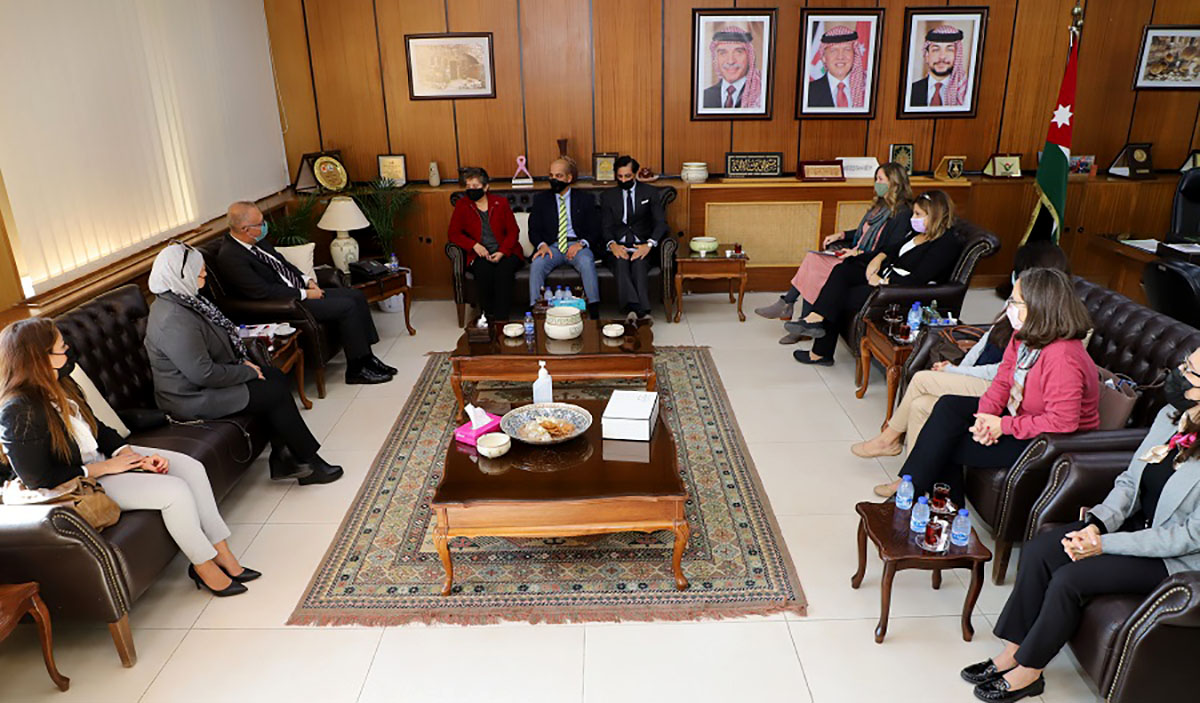 USAID delegation checks on progress of the teacher education program at Yarmouk University