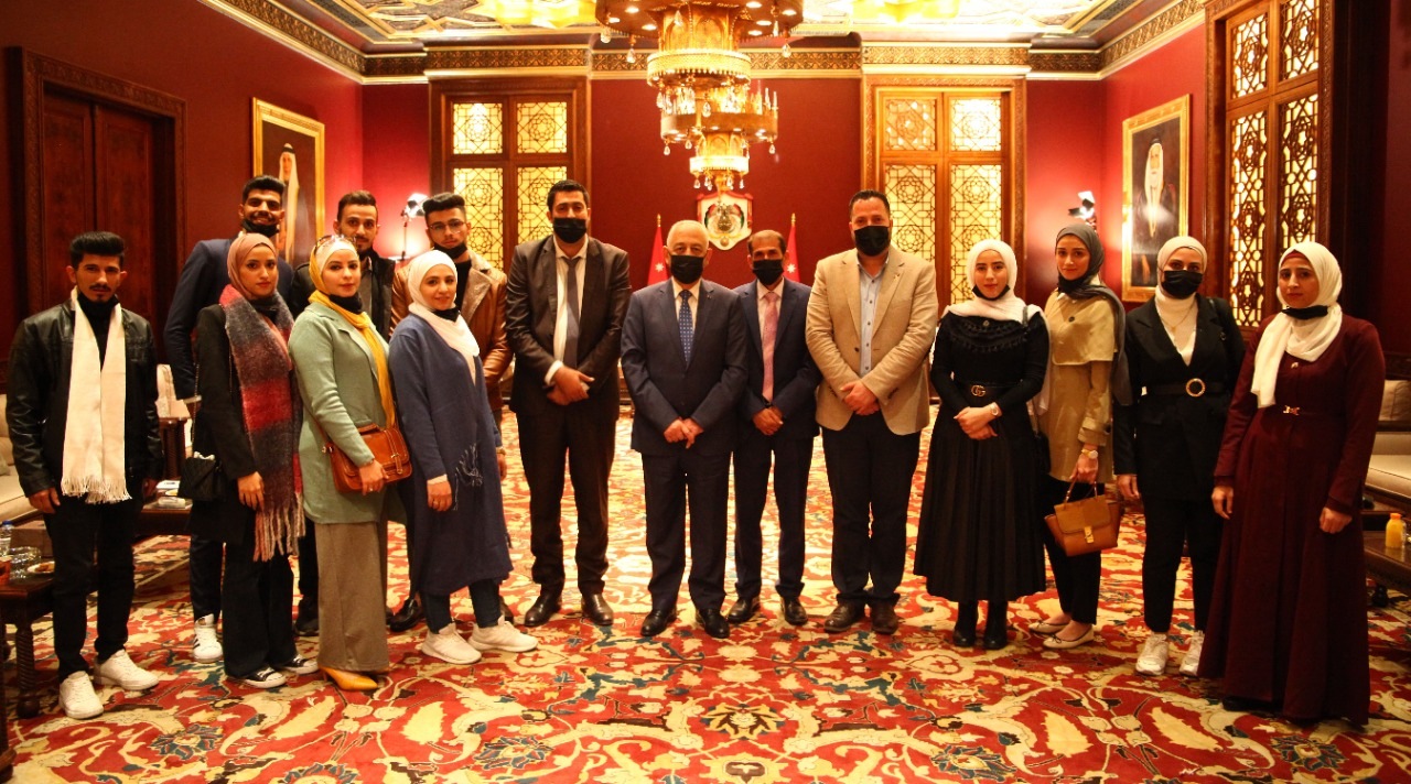 العيسوي يلتقي وفدا من مبادرة (أترك أثرا) وملتقى النخبة