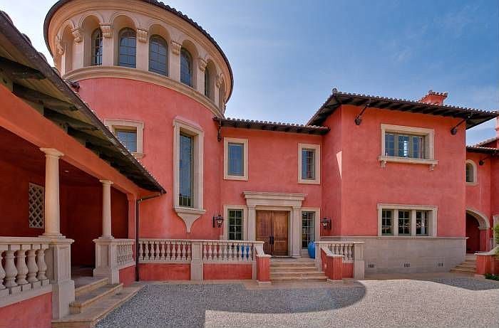 نزاع بين أمير سعودي وطليقته حول مبنى بملايين الدولارات في أمريكا