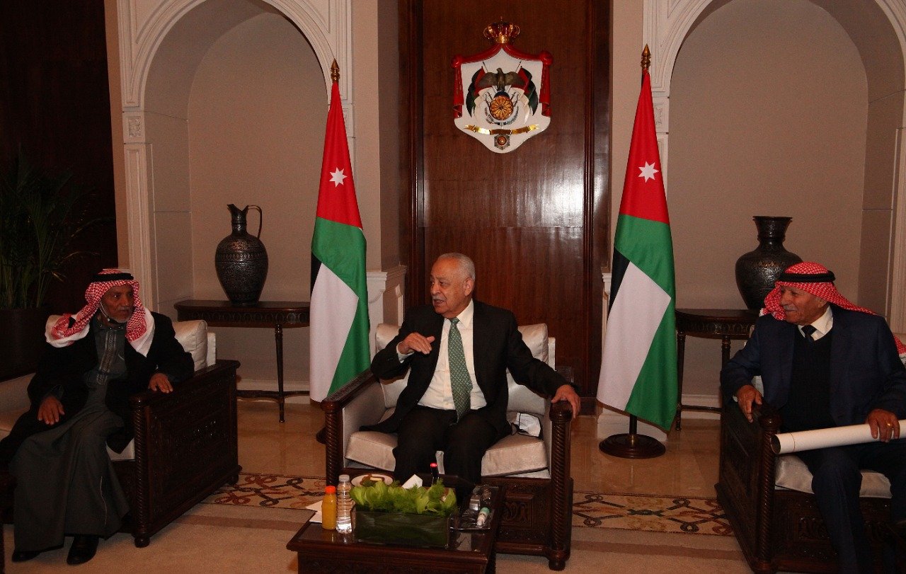 العيسوي يلتقي مجموعة من المصابين العسكريين