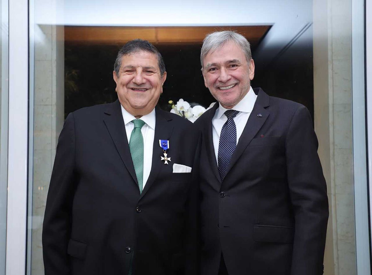 البرازيل تمنح وساماً رفيعاً لرئيس جمعية الأعمال البرازيلية الأردنية جمال فريز