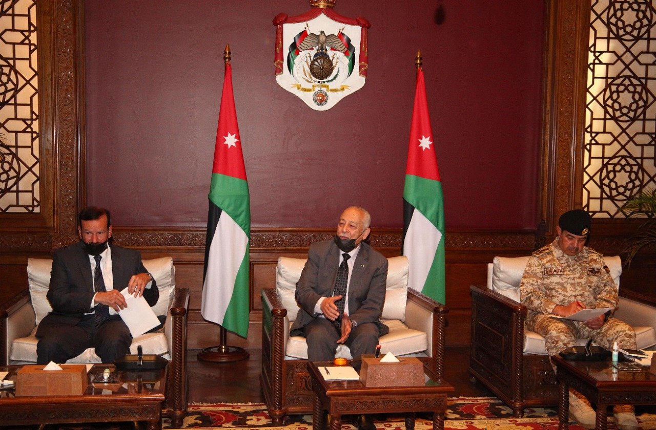 العيسوي يلتقي مجموعة من المتقاعدين العسكريين