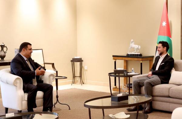 ولي العهد يلتقي الوزير السابق الخريشا