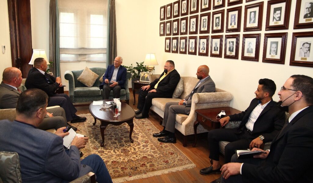 العيسوي يلتقي عدة وفود من المجتمع المحلي ..صور