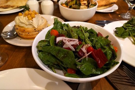 العواد:اقبال مرتفع على المطاعم خلال العيد