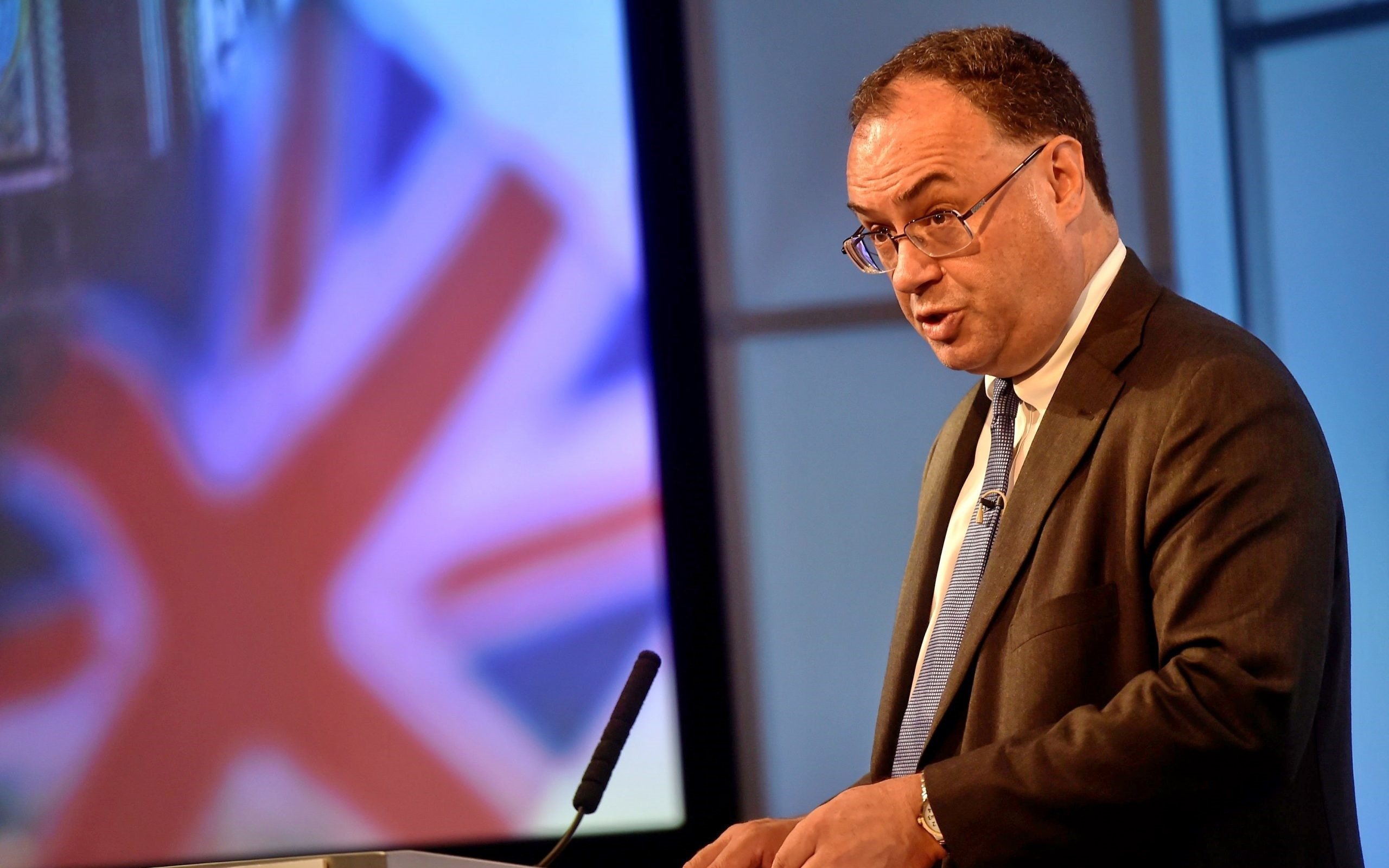 محافظ بنك إنجلترا يرفض زيادة راتبه