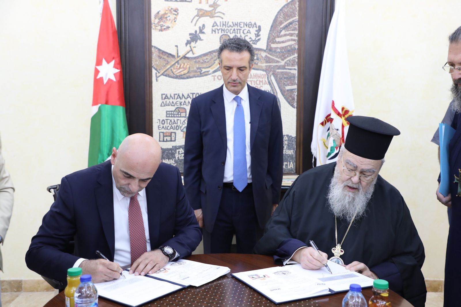توقيع مذكرة تعاون بين هيئة تنشيط السياحة والكنيسة اليونانية