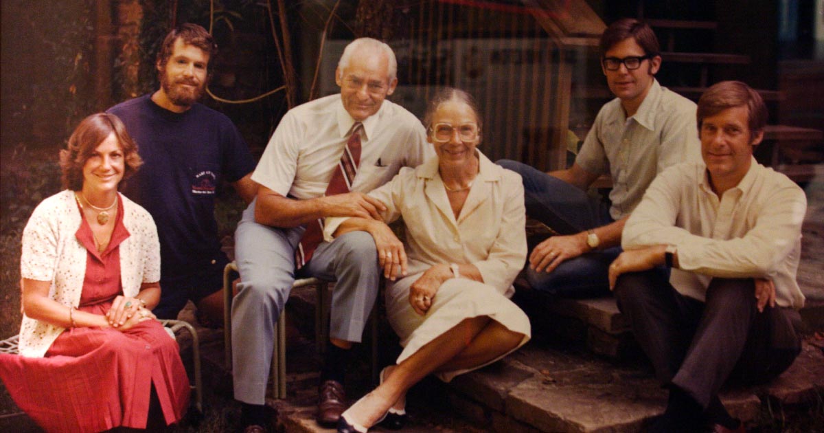 أغنى عائلة بالعالم تستثمر في الأسهم اليابانية والسندات البلدية و"كوين بيس"