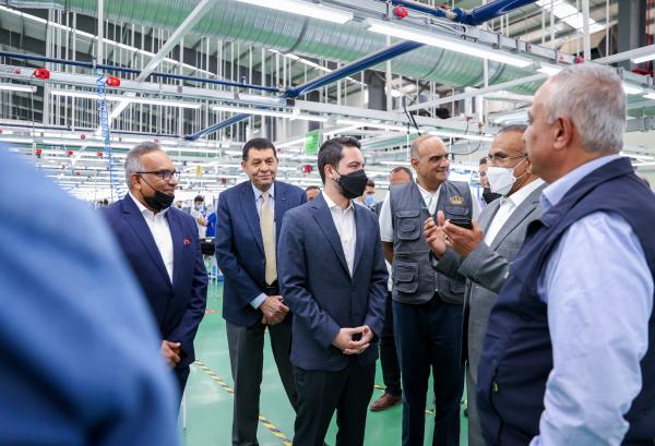 ولي العهد يفتتح المرحلة الأولى لمشروع مصنع "جيا للألبسة الجاهزة"