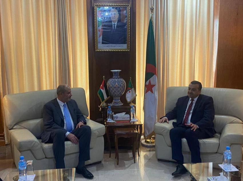 الأردن يبحث استيراد النفط والغاز المسال من الجزائر