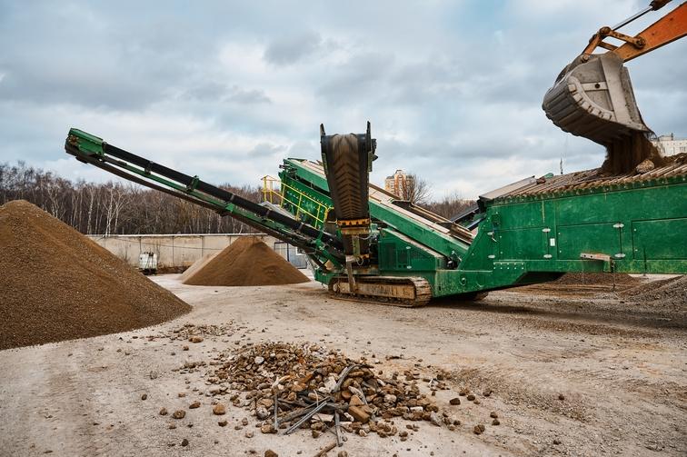 مشاورات مع وزارة البيئة اللبنانية حول مراجعة الإرشادات البيئية ومركبات ELV لقطاعي الصناعات الغذائية والبناء