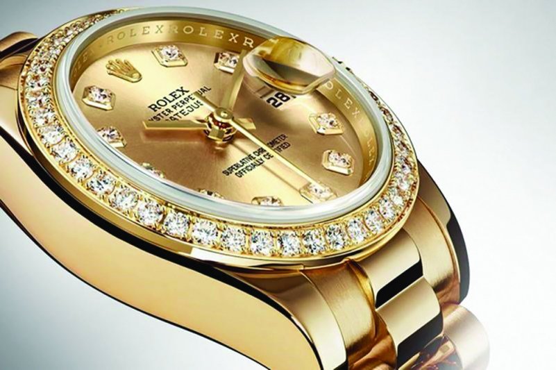 انهيار العملات المشفرة يغرق السوق بساعات "رولكس"