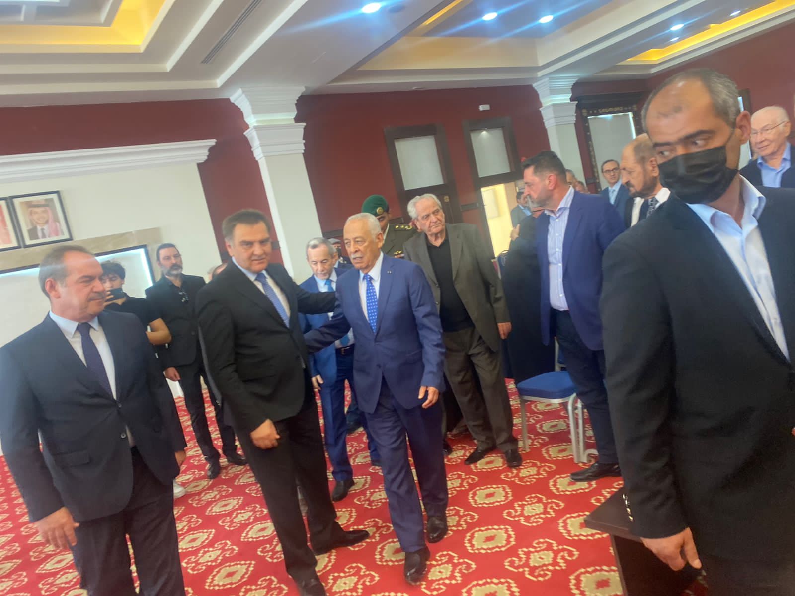 مندوبا عن الملك ..العيسوي يعزي بوفاة العين سمير قردن