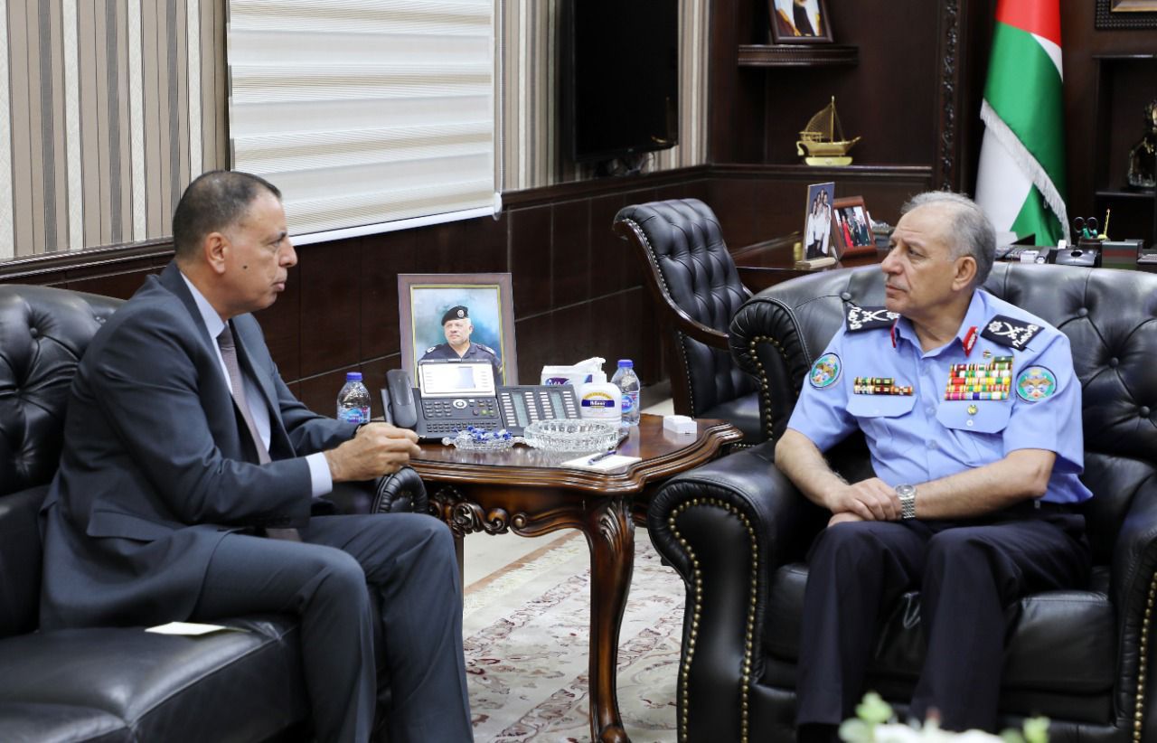 وزير الداخلية يبحث مع مدير الأمن العام الجديد عدداً من المسائل الأمنية والتنظيمية