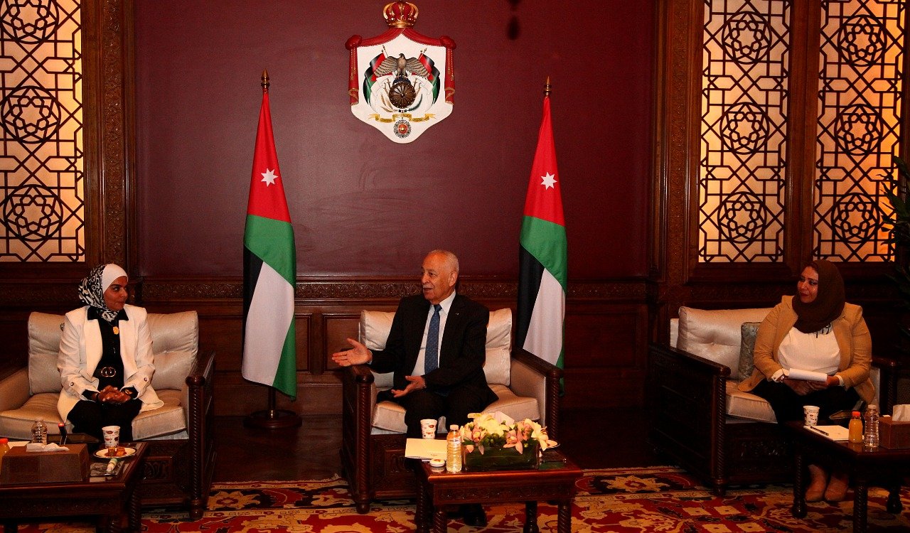 العيسوي يلتقي سيدات المجتمع المحلي في محافظة العقبة