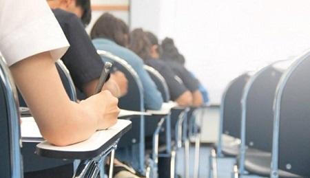 طلبة التوجيهي يتقدمون لأداء أول امتحاناتهم اليوم
