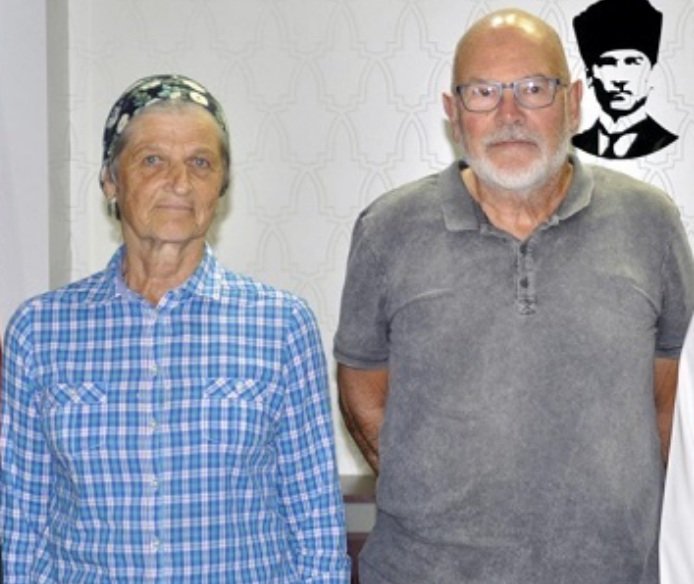 زوجان سويسريان يعتنقان الإسلام متأثرين بالأذان في تركيا