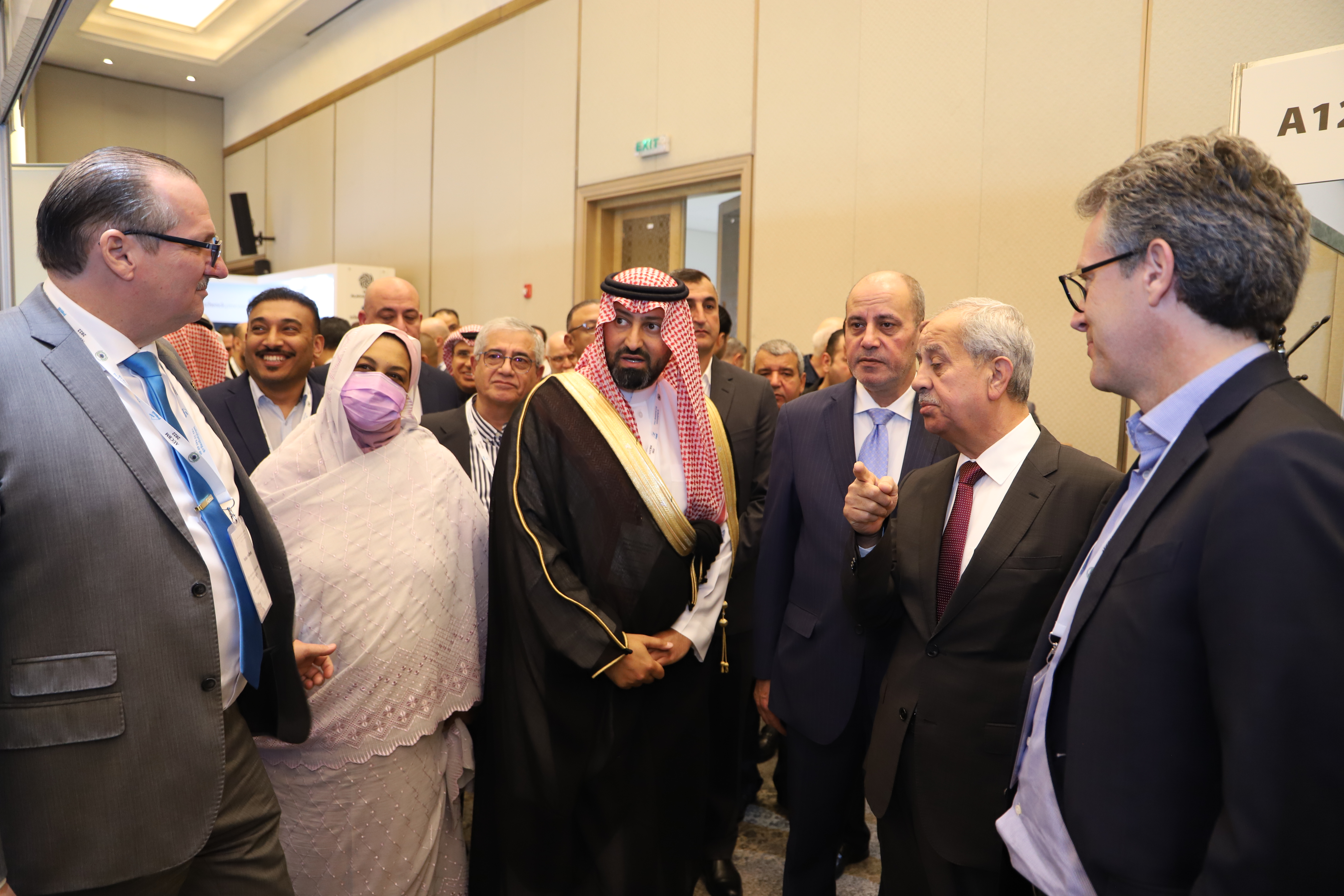 مندوبا عن الملك.. وزير الصناعة يفتتح المؤتمر والمعرض العربي لصناعة الإسمنت