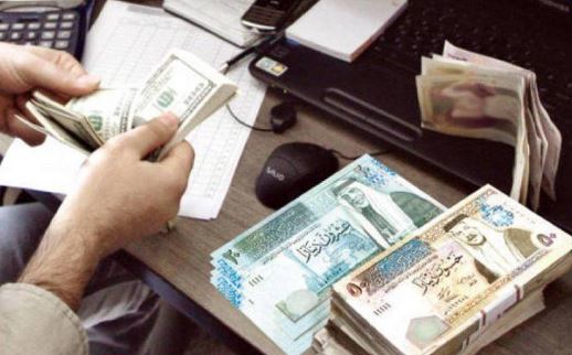 تراجع الحوالات الصادرة والواردة من وإلى المملكة 20 بالمئة
