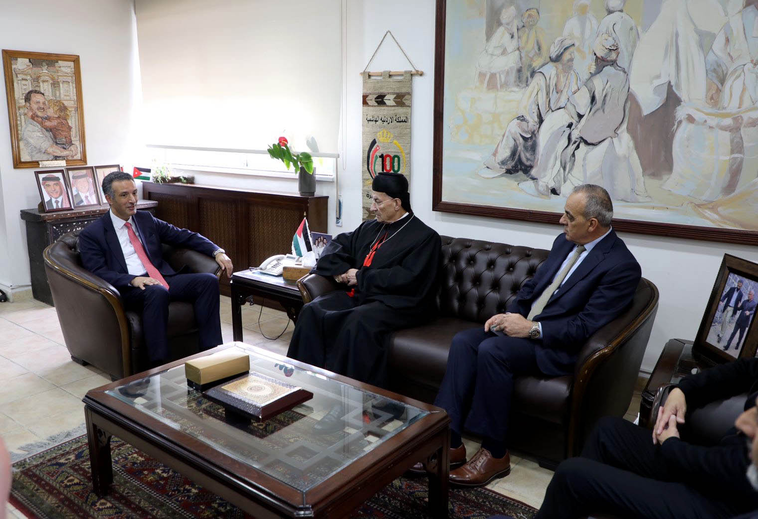 وزير السياحة يلتقي البطريرك الماروني الكاردينال بشارة الراعي