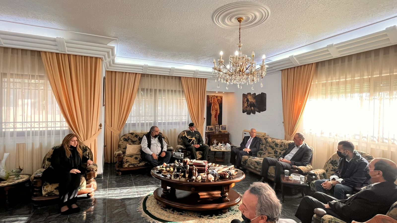 مندوبا عن الملك..العيسوي يعزي بوفاة مها البرغوثي