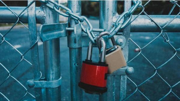 شركة أدوية مهددة بالإغلاق لتأخرها بدفع رواتب العاملين 5 شهور