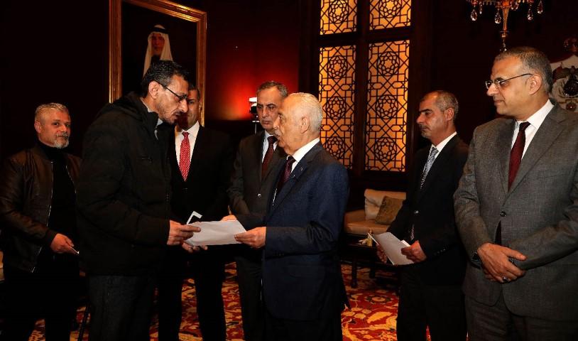 العيسوي يسلم مساكن لأسر تضررت من حادثة اللويبدة