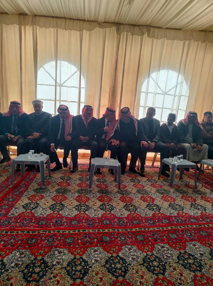 مندوباً عن الملك..العيسوي يقدم واجب العزاء إلى قبيلة بني صخر"الزبن"