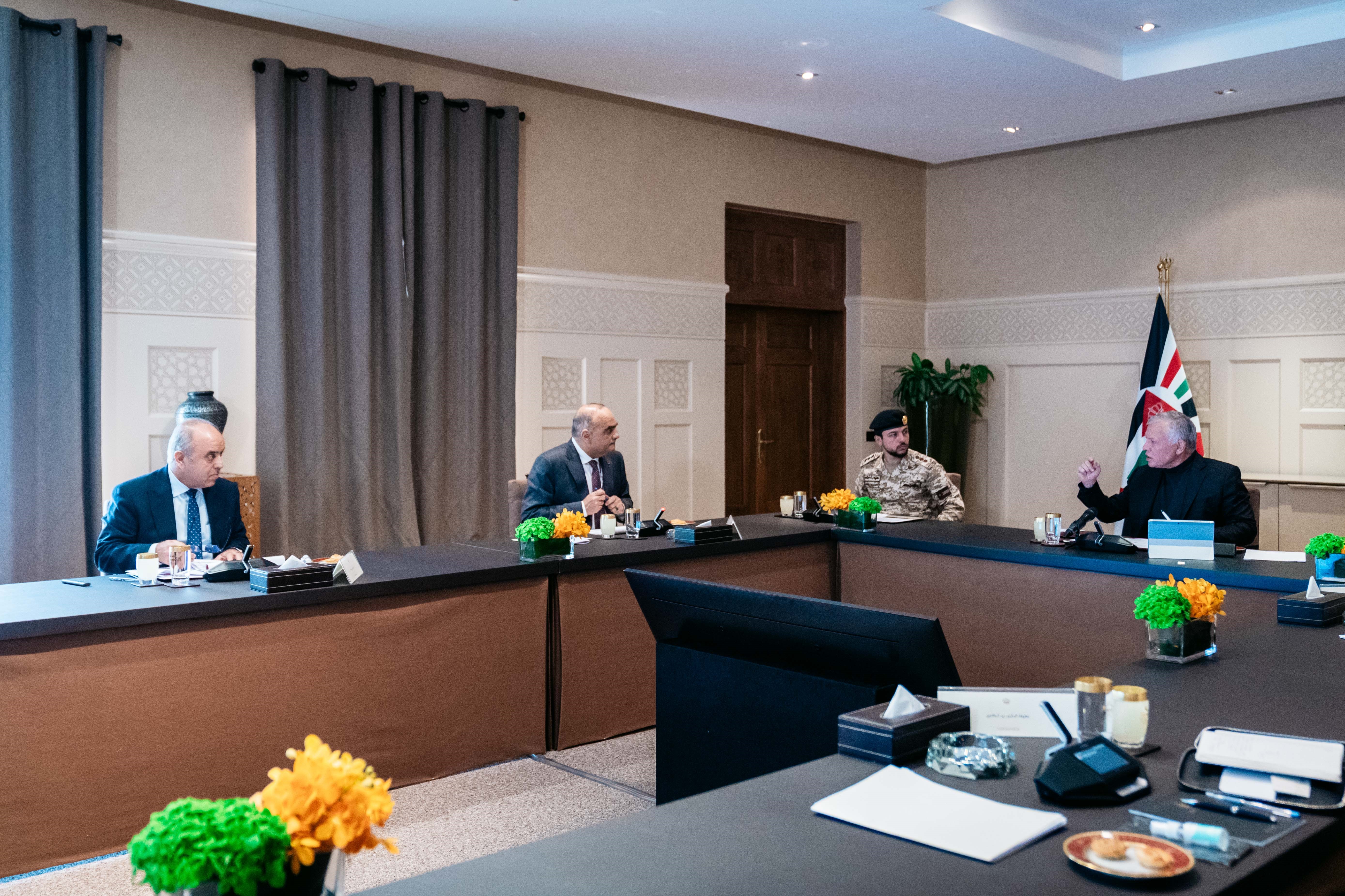 King urges stepping up efforts to adopt the latest technology in education