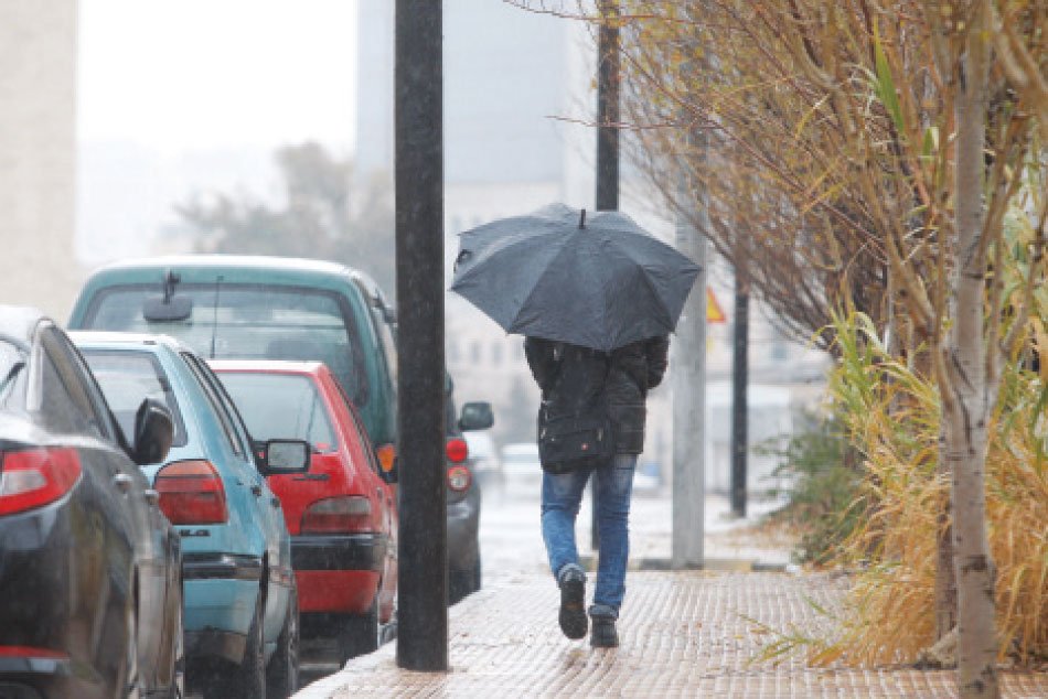 عودة الأجواء الشتوية .. أمطار ورياح وزخات ثلجية متوقعة على المناطق العالية