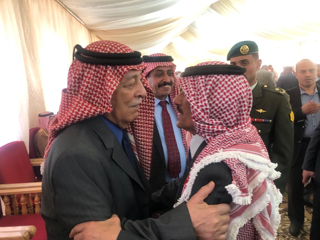 مندوبا عن الملك .. رئيس الديوان الملكي يعزي عشيرة السرور