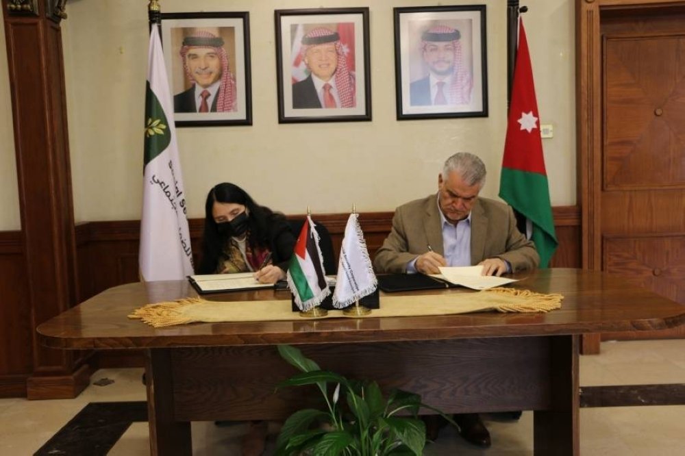 الضمان: منح دراسية وخصومات من العربية المفتوحة لأبناء المتقاعدين