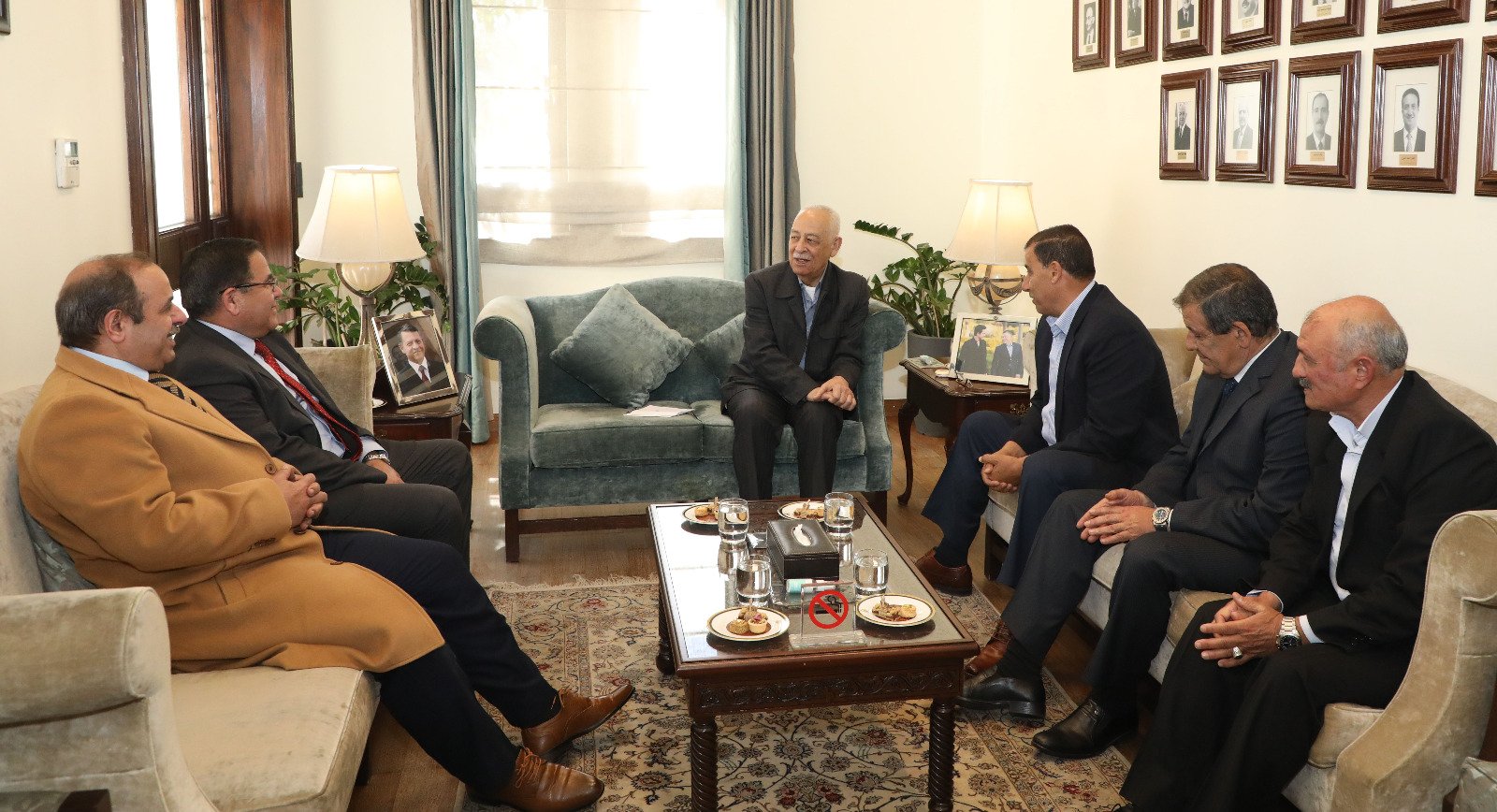 العيسوي يلتقي مجموعة من المتقاعدين العسكريين وسيدات ملتقى اصايل الاردن واعضاء النادي الدبلوماسي
