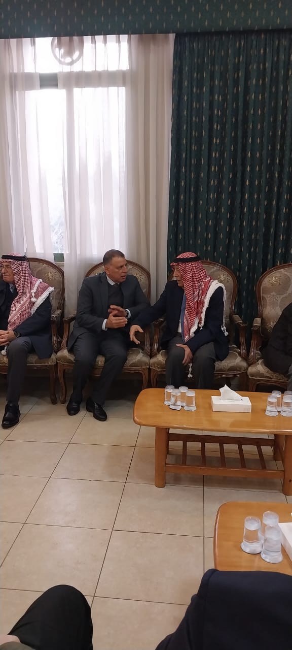 مندوبا عن الملك.. العيسوي يقدم واجب العزاء الى عشيرة الفراية